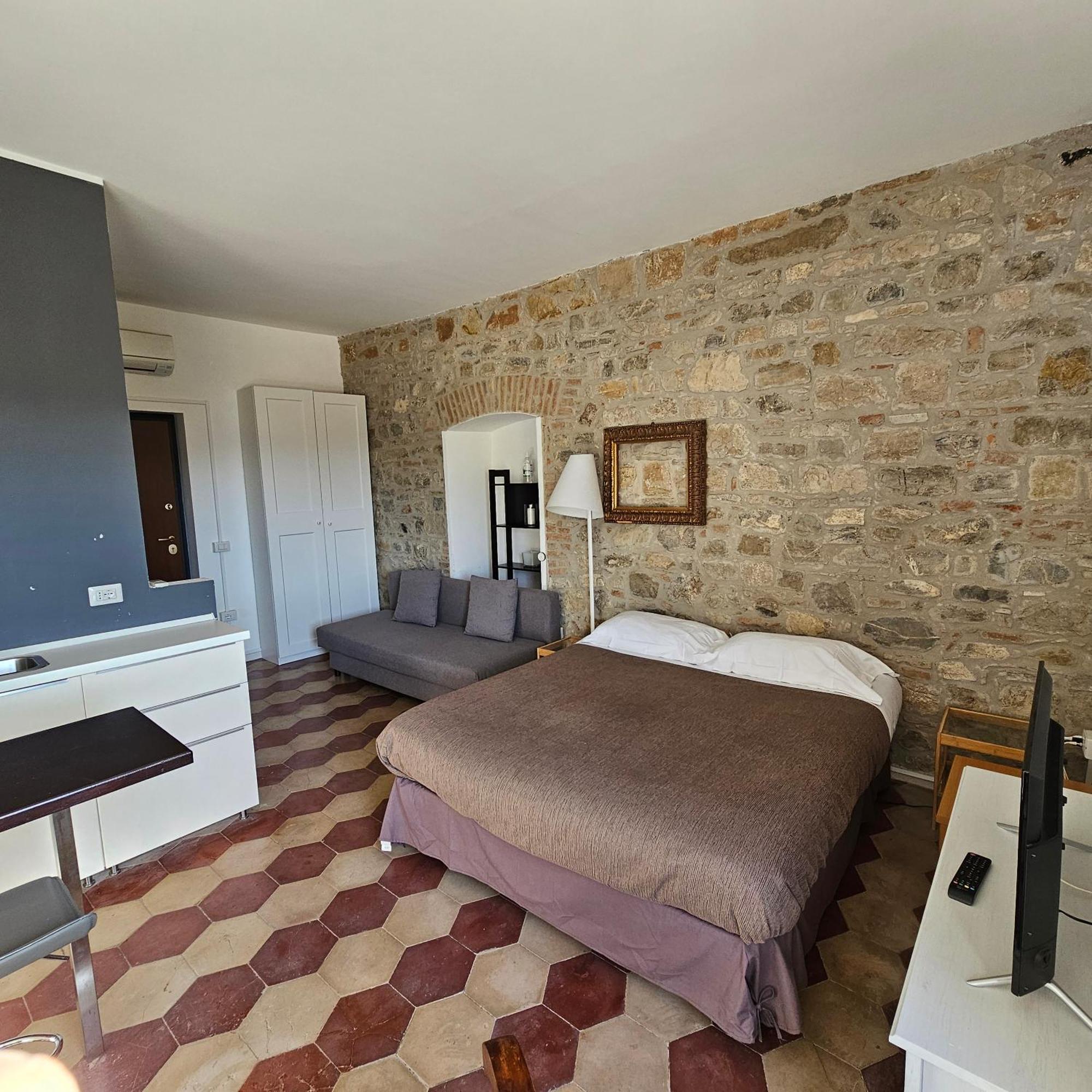 Room & Parking In Centro Citta Con Parcheggio Privato E Wifi Potenza Eksteriør billede