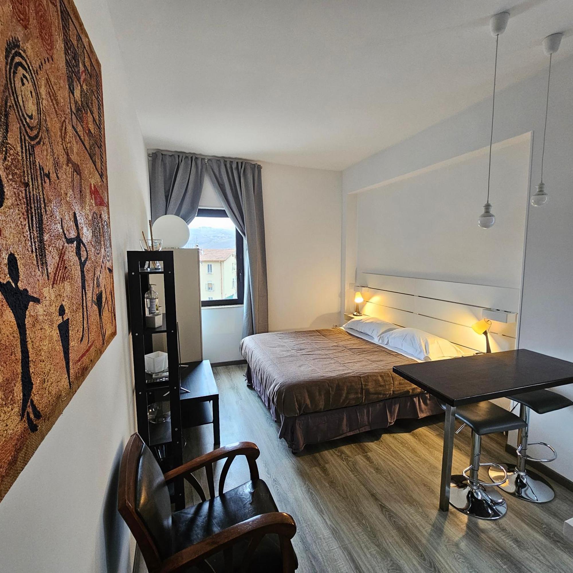 Room & Parking In Centro Citta Con Parcheggio Privato E Wifi Potenza Eksteriør billede