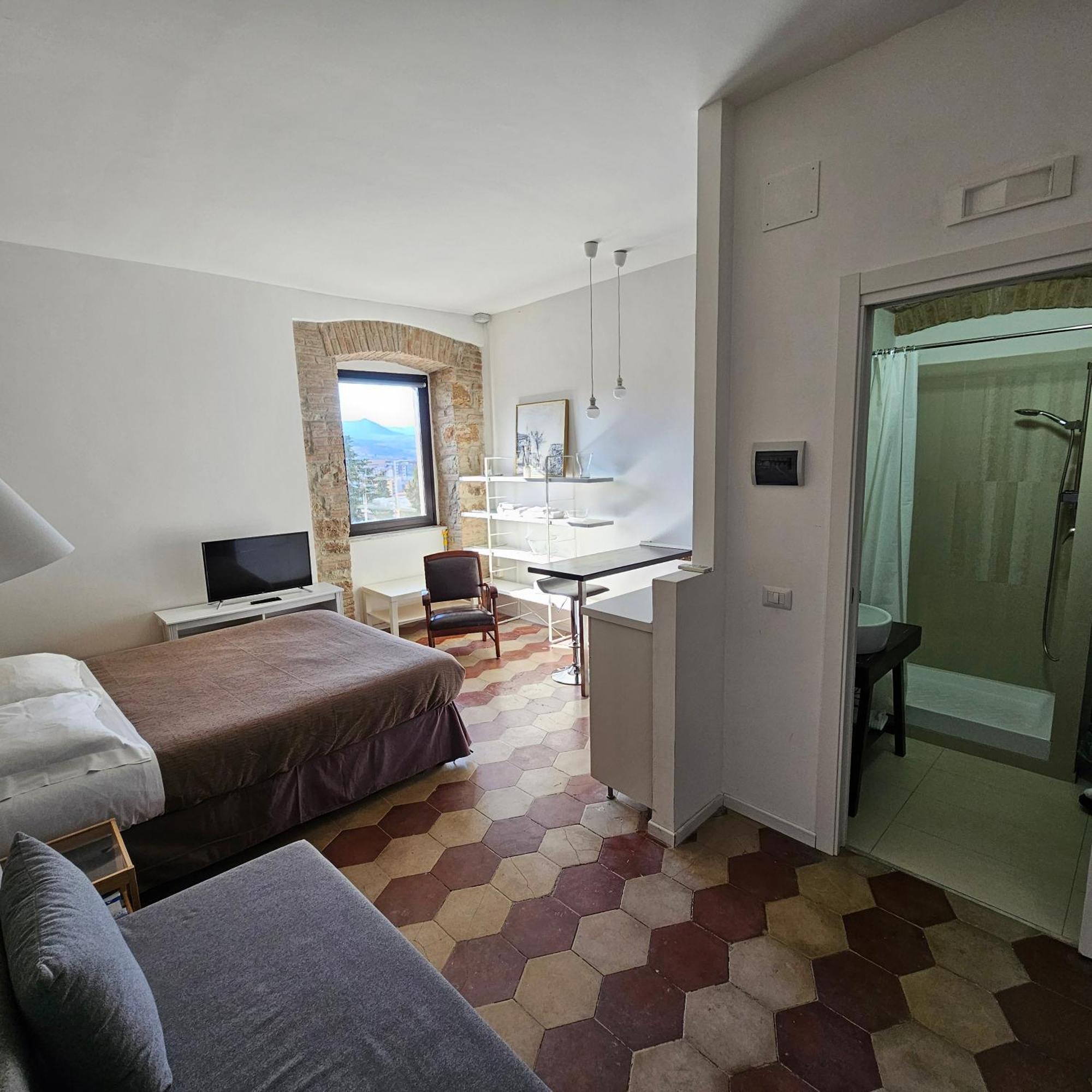 Room & Parking In Centro Citta Con Parcheggio Privato E Wifi Potenza Eksteriør billede