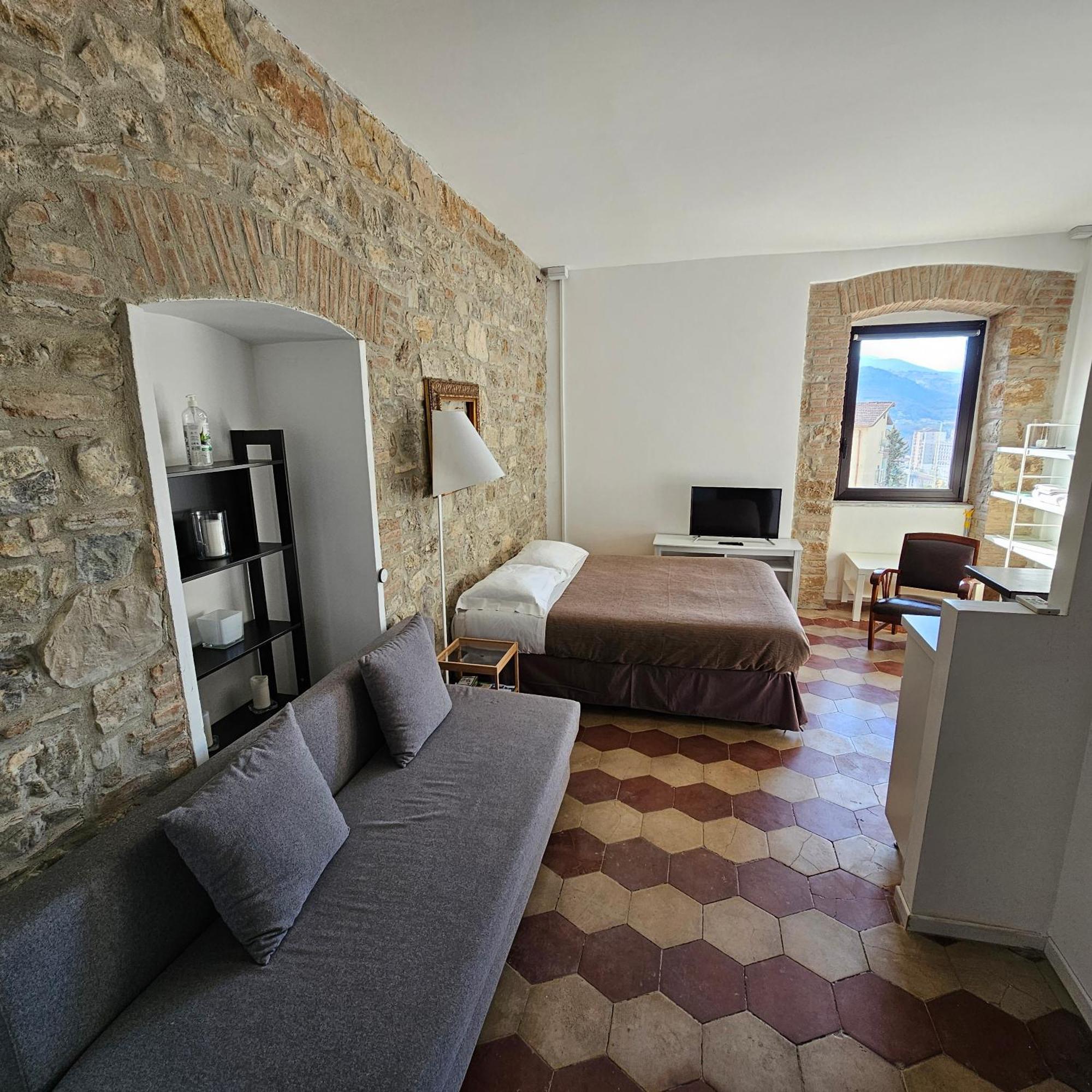 Room & Parking In Centro Citta Con Parcheggio Privato E Wifi Potenza Eksteriør billede