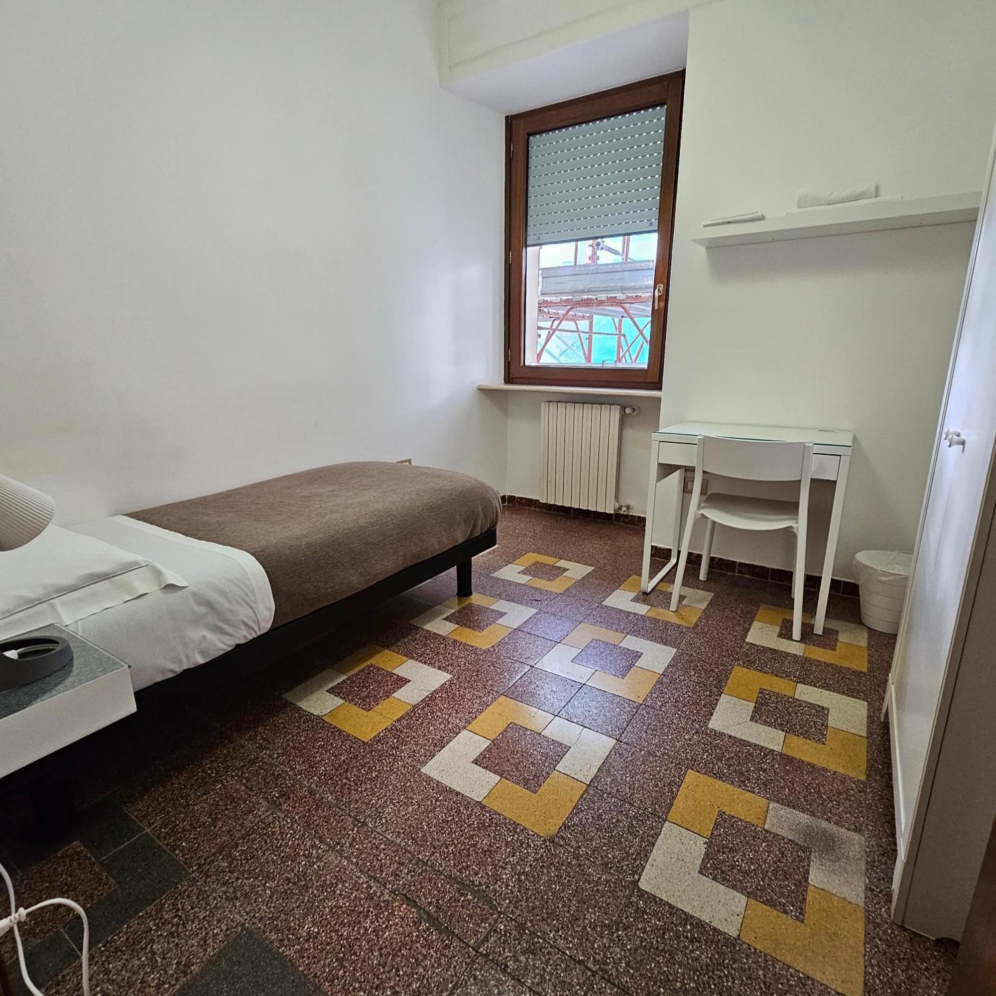 Room & Parking In Centro Citta Con Parcheggio Privato E Wifi Potenza Eksteriør billede
