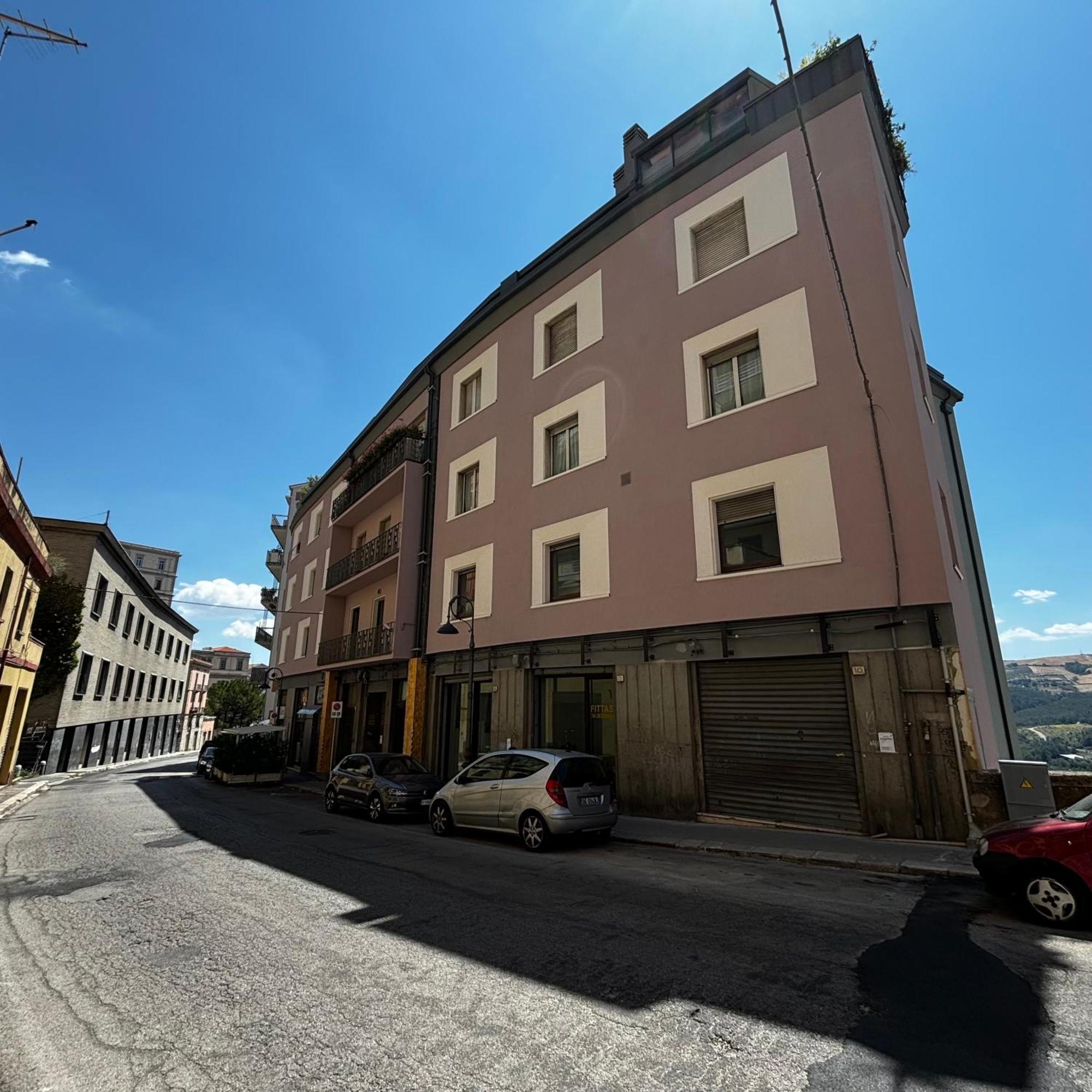 Room & Parking In Centro Citta Con Parcheggio Privato E Wifi Potenza Eksteriør billede