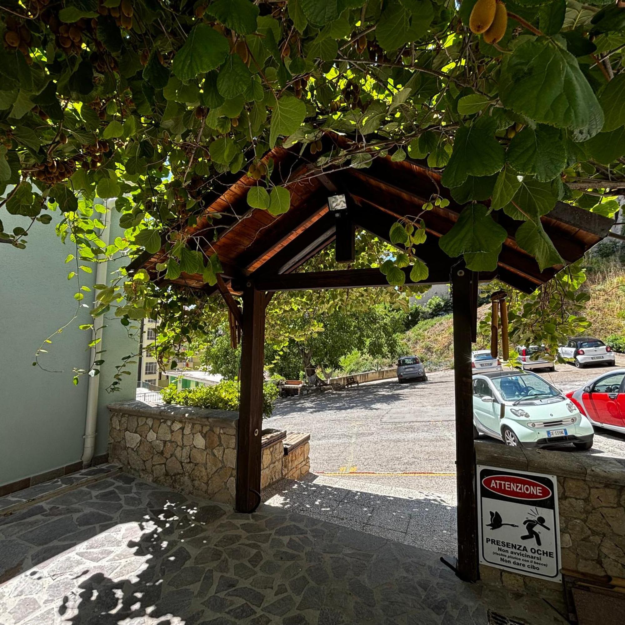 Room & Parking In Centro Citta Con Parcheggio Privato E Wifi Potenza Eksteriør billede