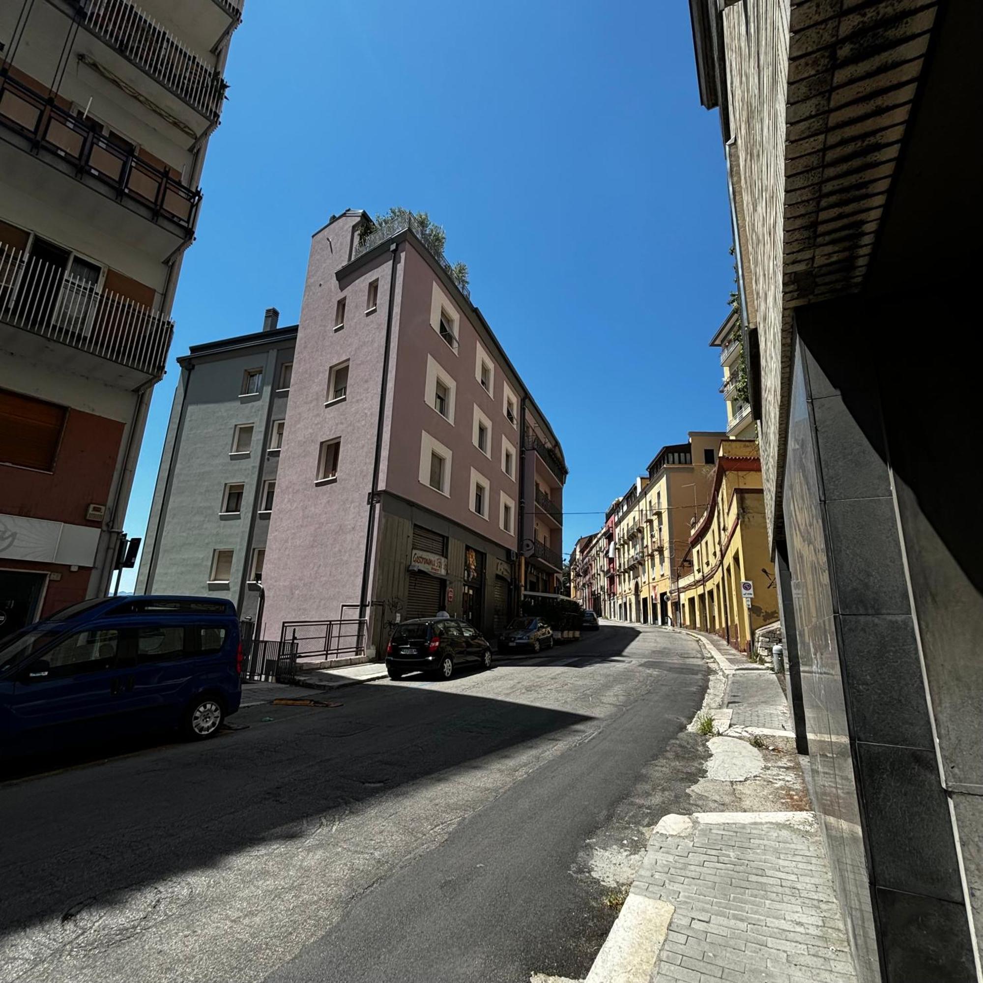 Room & Parking In Centro Citta Con Parcheggio Privato E Wifi Potenza Eksteriør billede
